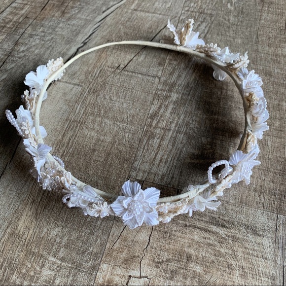 Vintage Off White Floral & Beaded Head Piece - Picture 3 of 6